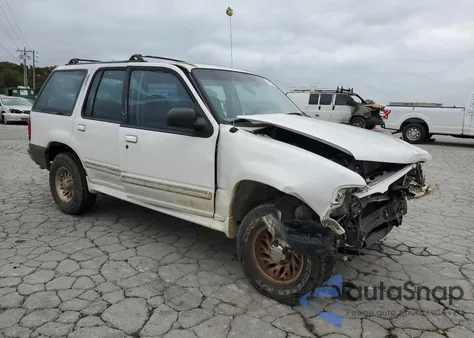1999 Ford Explorer z USA, uszkodzony, nr VIN 1FMZU34X4XUC07140